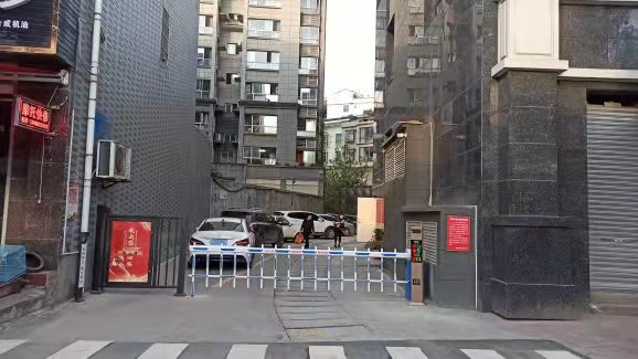 安康市石泉縣旅游小區(qū)車輛識(shí)別系統(tǒng)調(diào)試安裝完畢